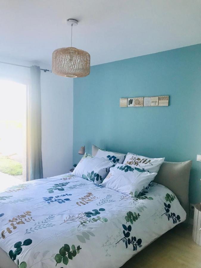 Bed and Breakfast Au Petit Bonheur De Claire Et Jo La Chapelle-Caro Екстер'єр фото
